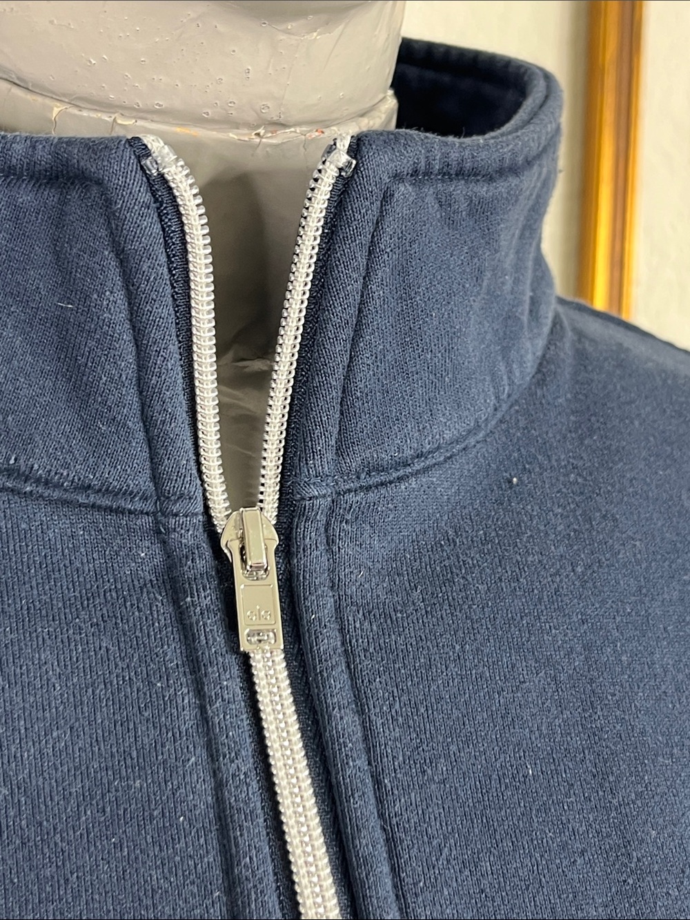 alo yoga Accolade 1/4 Zip Pullover - Picture 7 of 7